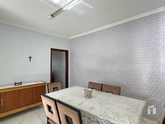 Casa para Compra em Botucatu - 4