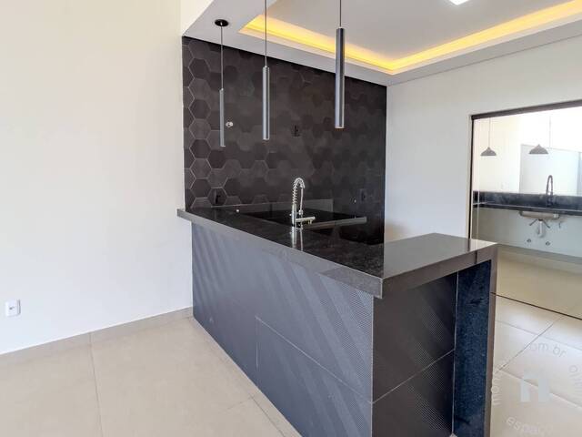 #53 - Casa para Compra em Botucatu - SP - 2