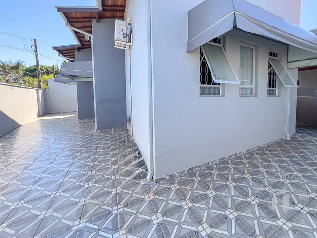 #93 - Casa para Compra em Botucatu - SP - 2