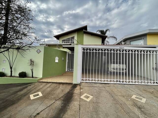 #63 - Casa para Compra em Botucatu - SP - 1