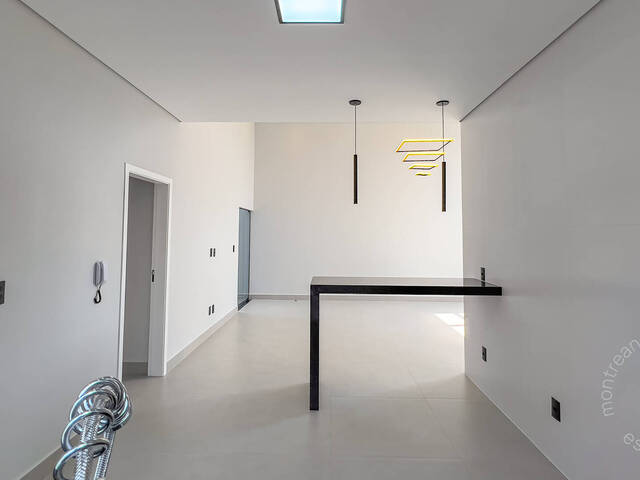 Casa para Compra em Botucatu - 5