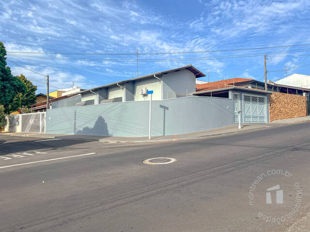 #93 - Casa para Compra em Botucatu - SP - 2