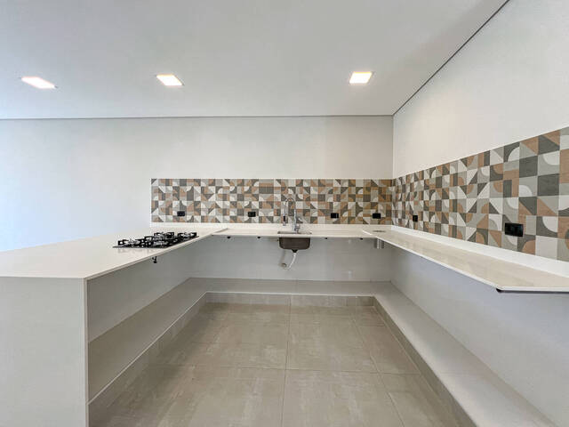 Casa para Compra em Botucatu - 4