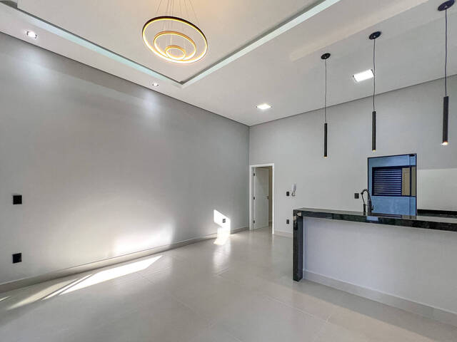 #13 - Casa para Compra em Botucatu - SP - 3