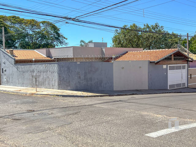 #147 - Casa para Compra em Botucatu - SP - 1