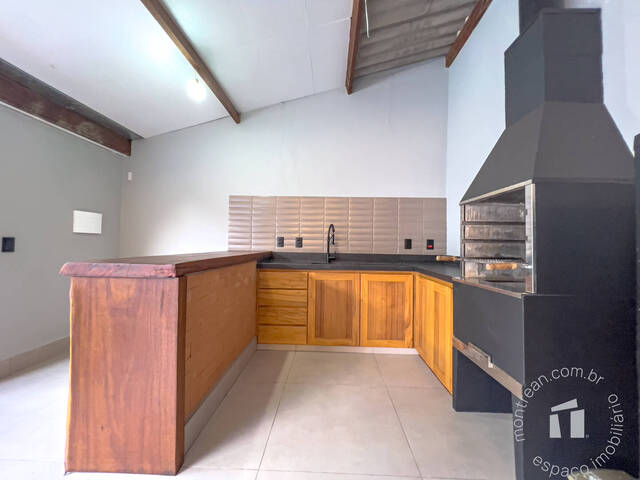 #155 - Casa para Compra em Botucatu - SP - 2