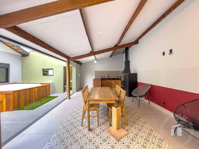 Casa para Compra em Botucatu - 4