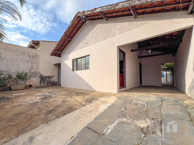 Casa para Compra em Botucatu - 2