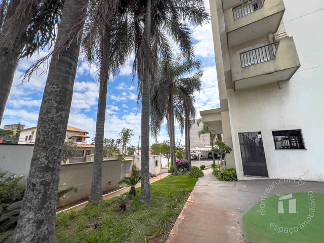 #57 - Apartamento para Compra em Botucatu - SP - 2