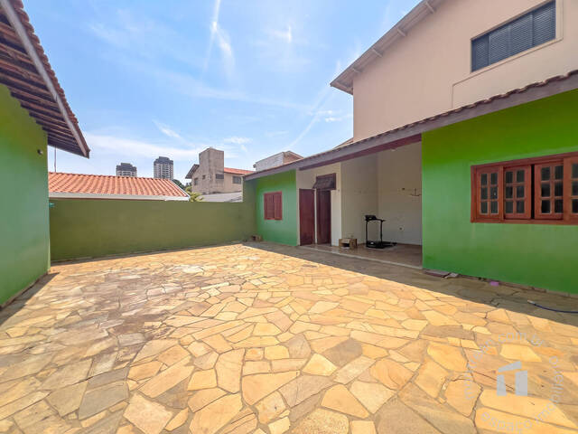 #167 - Sobrado para Compra em Botucatu - SP - 2