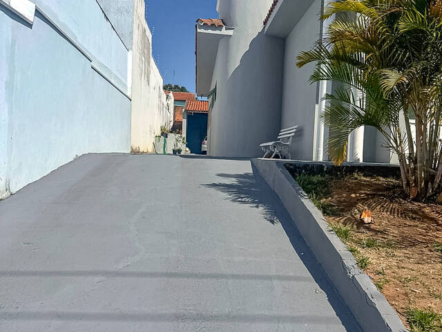 Casa para Compra em Botucatu - 5