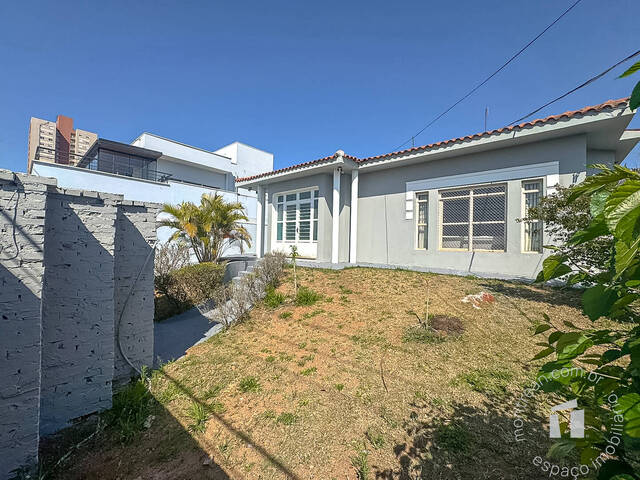 Casa para Compra em Botucatu - 4