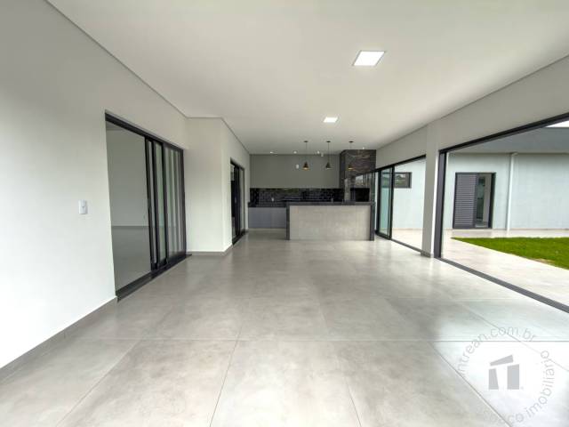Casa para Compra em Botucatu - 5