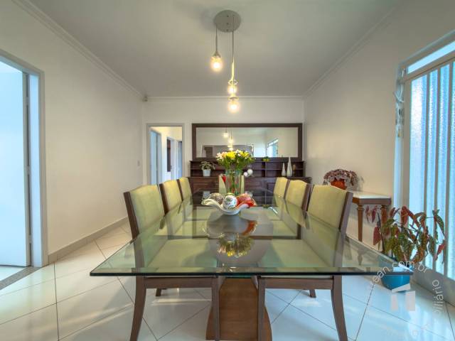 Casa para Compra em Botucatu - 5