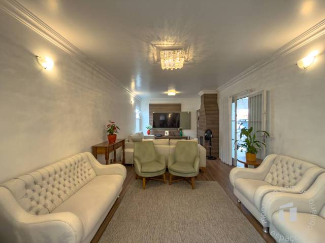 #190 - Casa para Compra em Botucatu - SP - 2