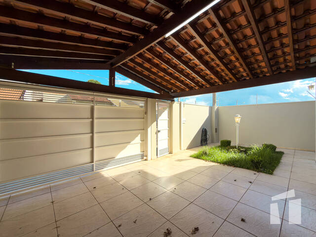 #199 - Casa para Compra em Botucatu - SP - 2