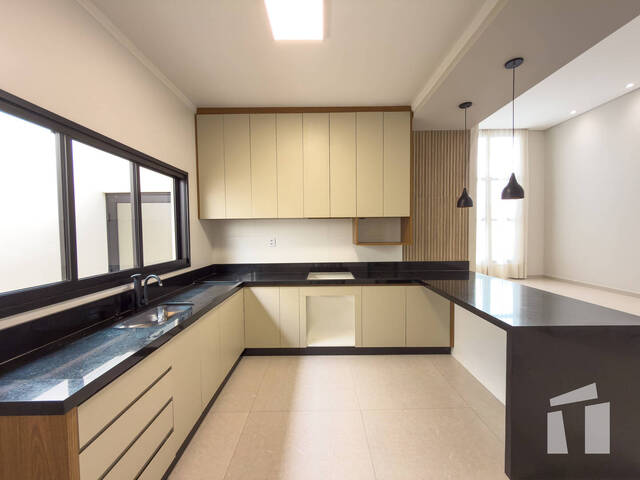 #19 - Casa para Compra em Botucatu - SP - 2