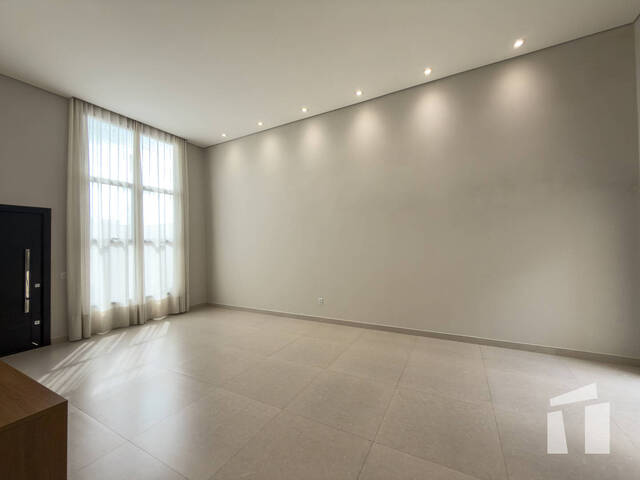 Casa para Compra em Botucatu - 5