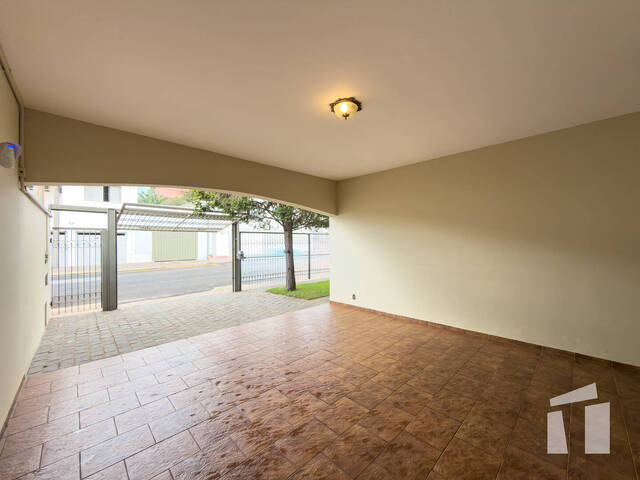 #203 - Sobrado para Compra em Botucatu - SP - 3