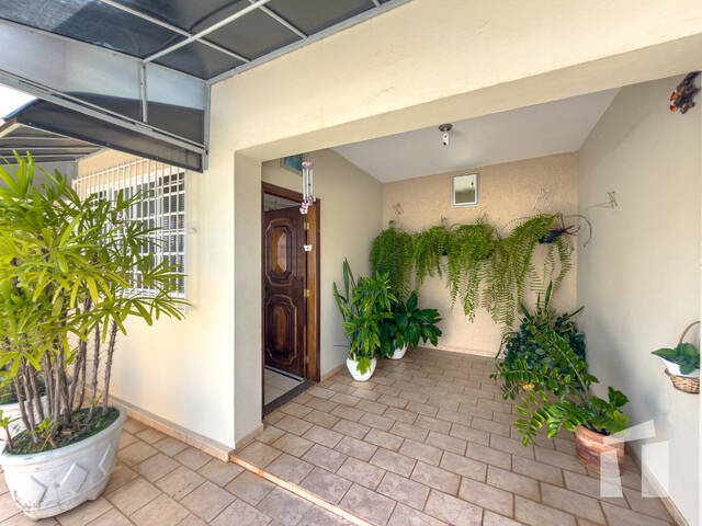 #205 - Casa para Compra em Botucatu - SP - 3