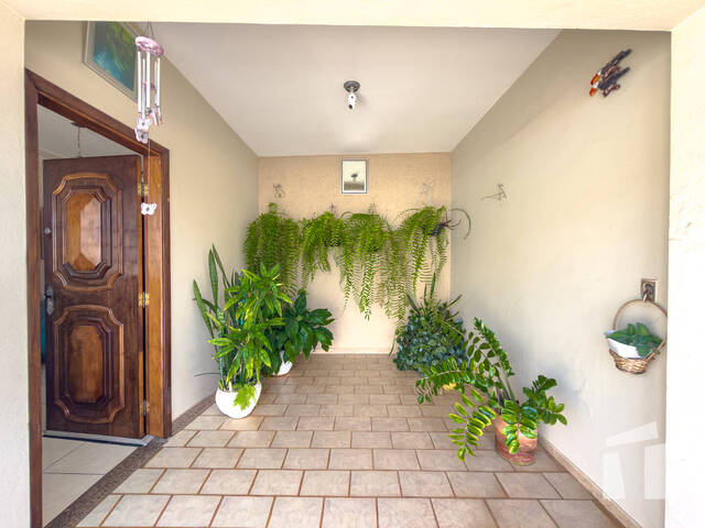 Casa para Compra em Botucatu - 4
