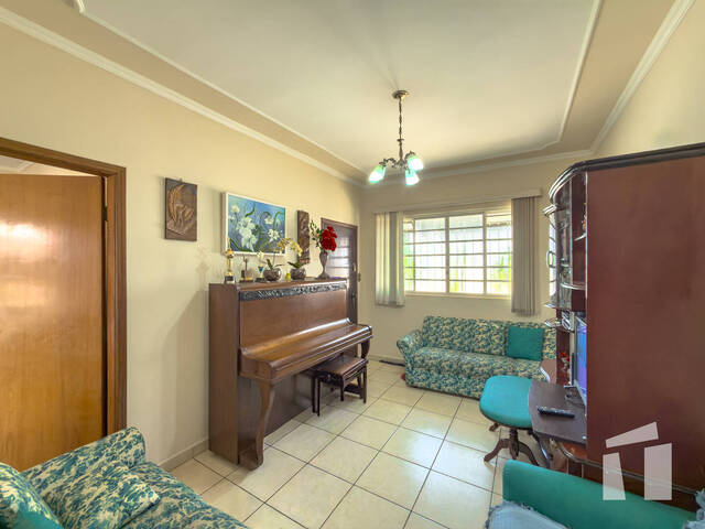 Casa para Compra em Botucatu - 5