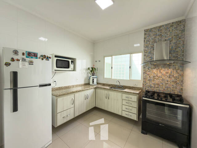 Casa para Compra em Botucatu - 5