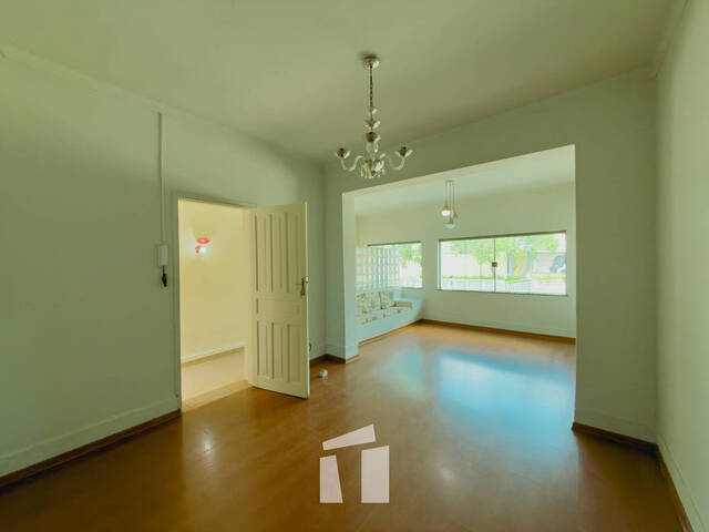 #209 - Sobrado para Compra em Botucatu - SP - 2