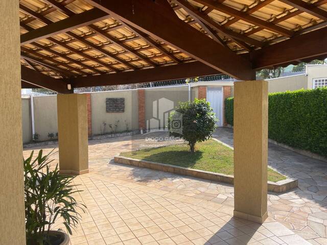 Casa para Compra em Botucatu - 2