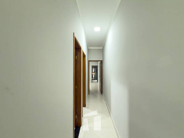 Casa para Compra em Botucatu - 5