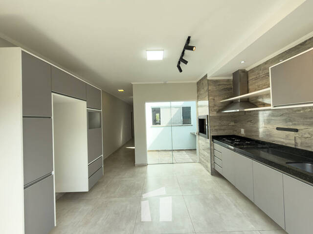 #233 - Casa para Compra em Botucatu - SP - 1