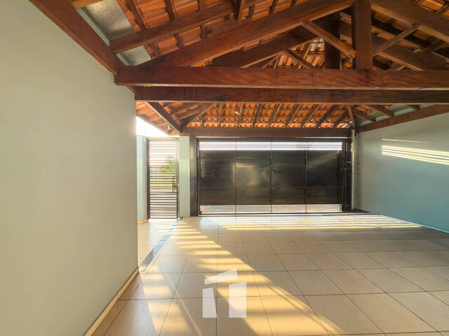 #235 - Casa para Compra em Botucatu - SP - 2