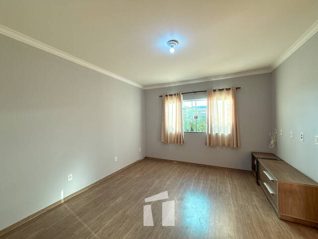 Casa para Compra em Botucatu - 4