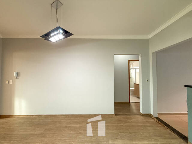 Casa para Compra em Botucatu - 5