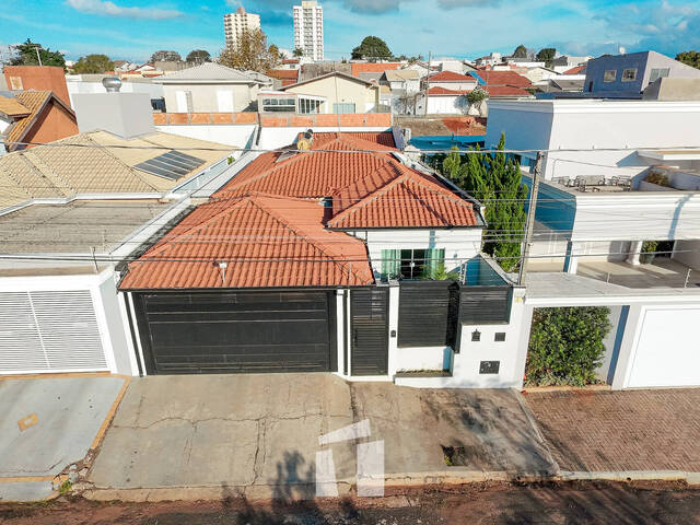 #235 - Casa para Compra em Botucatu - SP - 1
