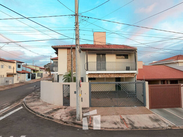 #236 - Sobrado para Compra em Botucatu - SP - 3