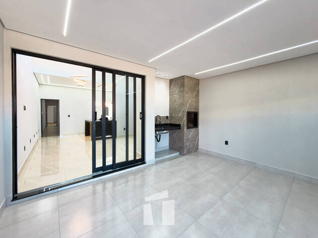 Casa para Compra em Botucatu - 2