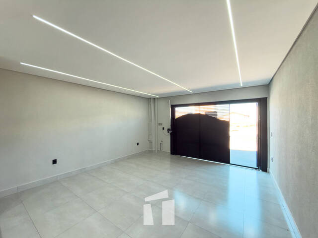 Casa para Compra em Botucatu - 3