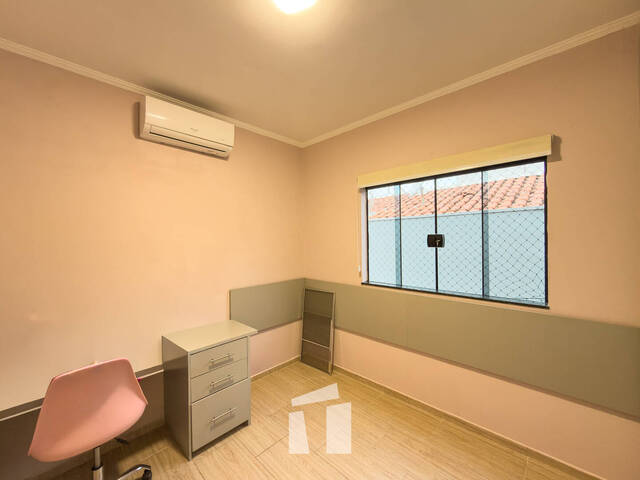 Casa para Compra em Botucatu - 4