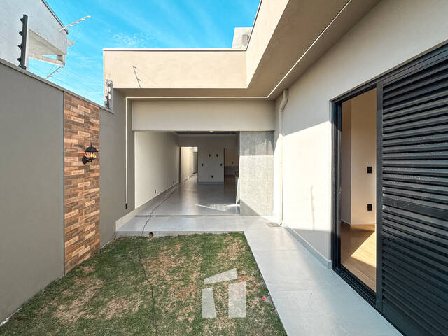 Casa para Compra em Botucatu - 3