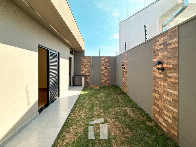 Casa para Compra em Botucatu - 5