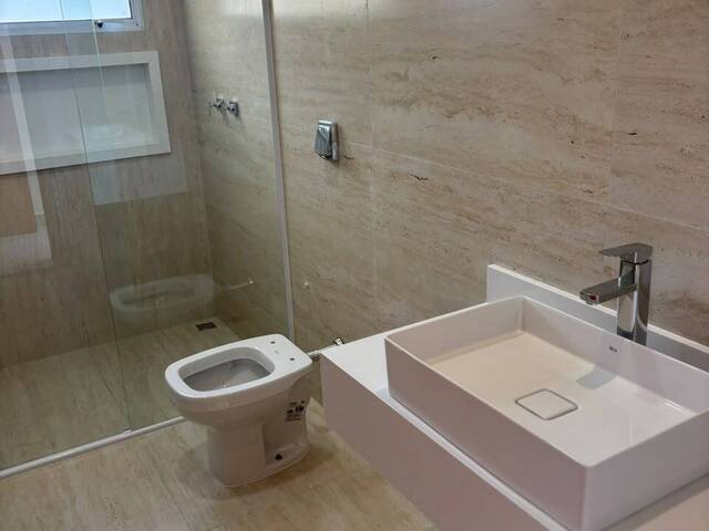 Casa para Compra em Botucatu - 5