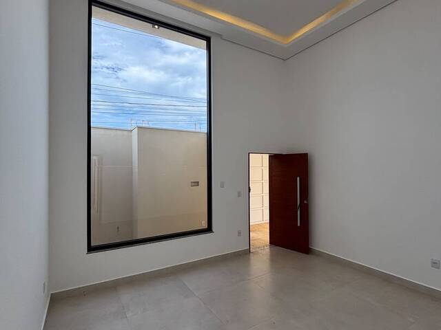 Casa para Compra em Botucatu - 4