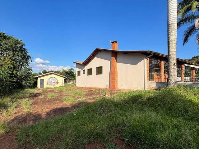 Casa para Compra em Botucatu - 4